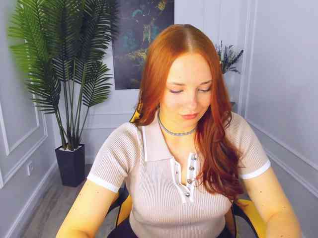 TinaGeroll webcam