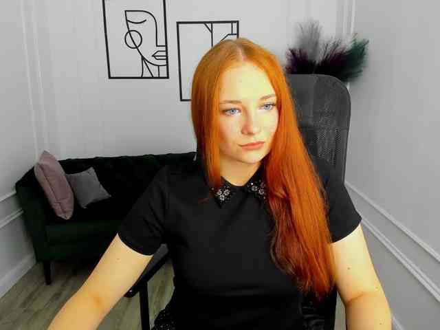 TinaGeroll webcam