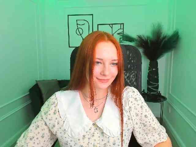 TinaGeroll webcam