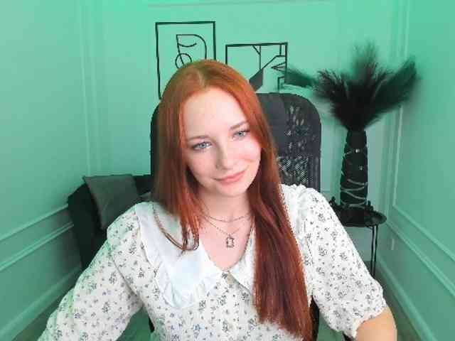 TinaGeroll webcam