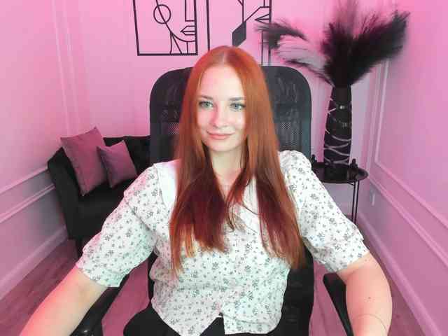 TinaGeroll webcam