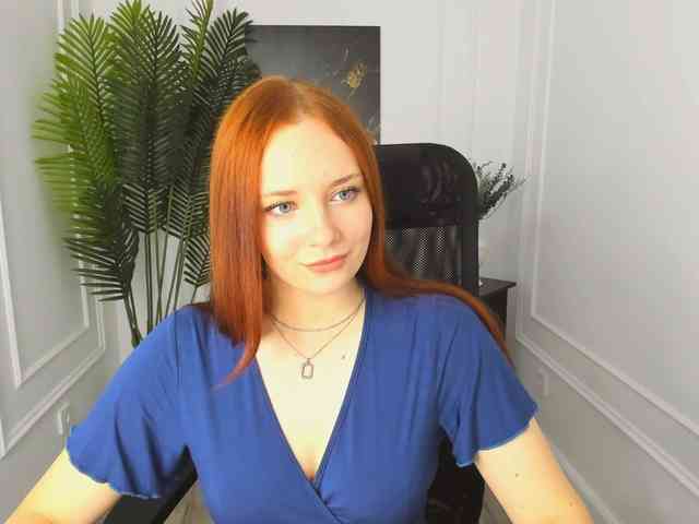 TinaGeroll webcam