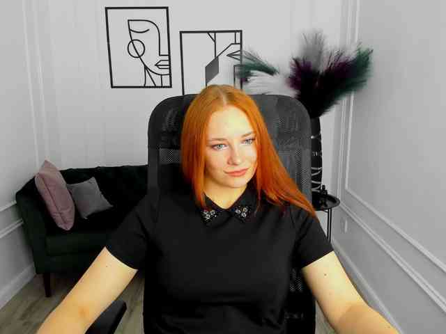 TinaGeroll webcam