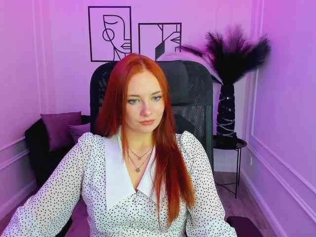 TinaGeroll webcam