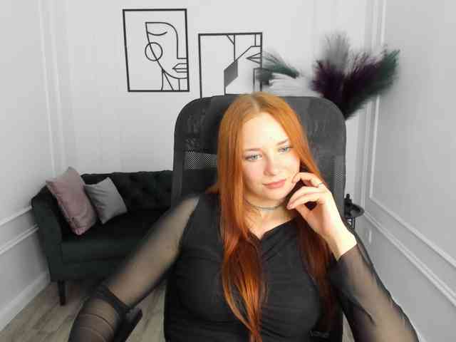 TinaGeroll webcam