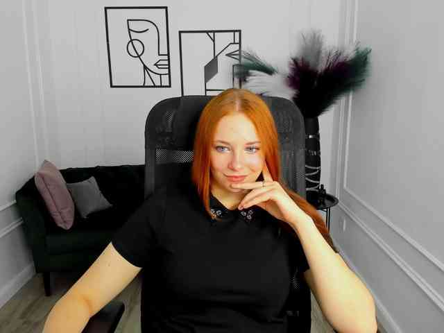 TinaGeroll webcam