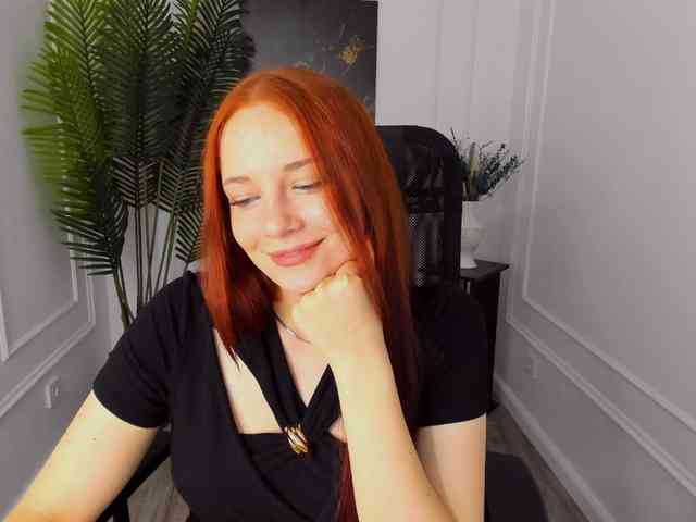 TinaGeroll webcam