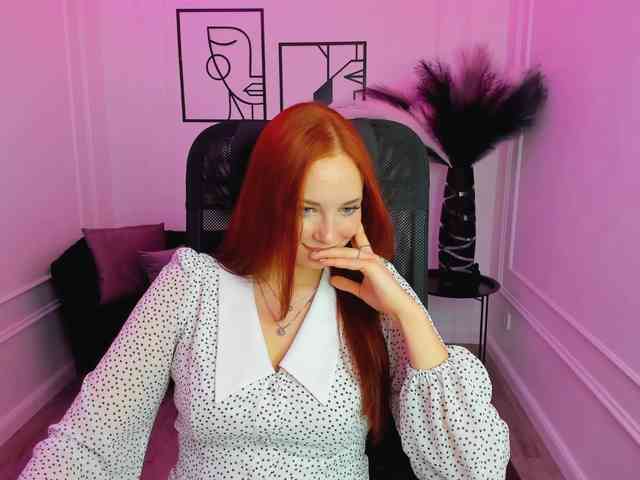TinaGeroll webcam