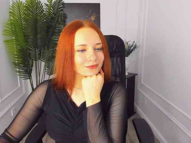 TinaGeroll webcam