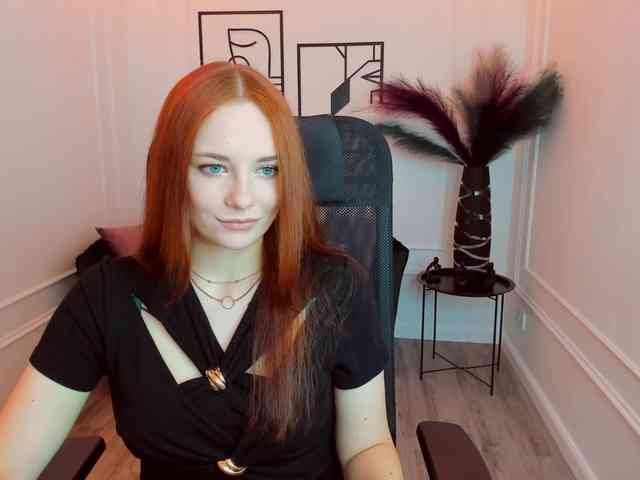 TinaGeroll webcam