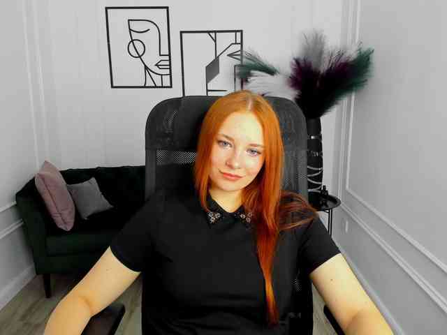 TinaGeroll webcam