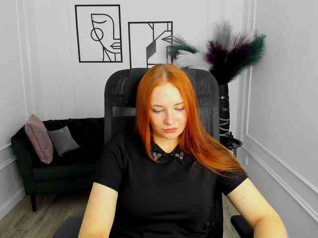 TinaGeroll webcam