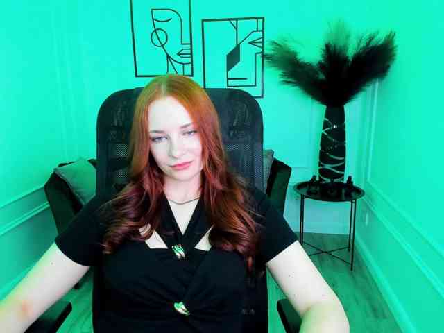 TinaGeroll webcam