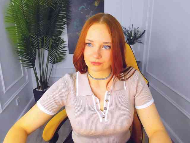 TinaGeroll webcam
