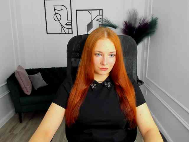 TinaGeroll webcam