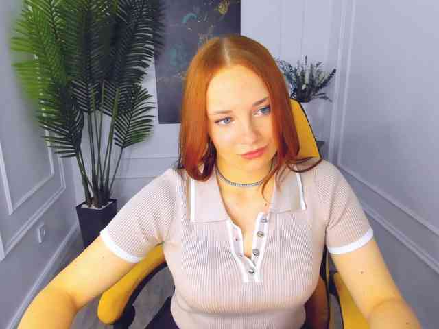 TinaGeroll webcam