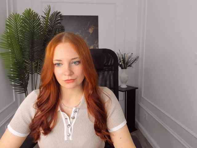TinaGeroll webcam