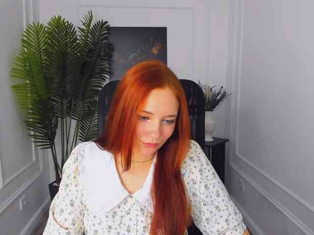 TinaGeroll webcam