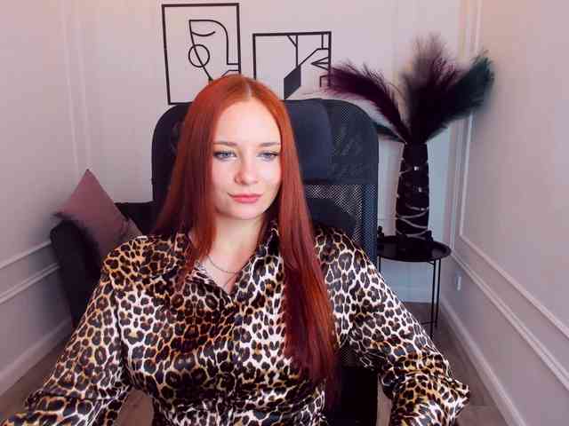 TinaGeroll webcam
