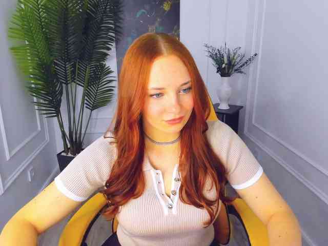 TinaGeroll webcam