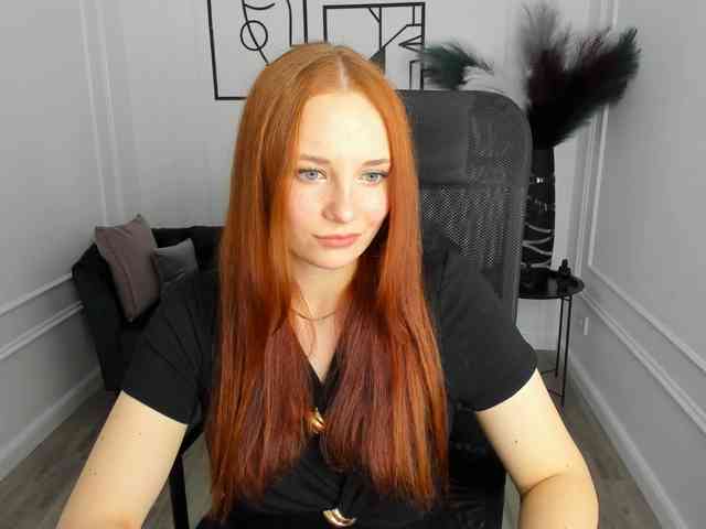 TinaGeroll webcam
