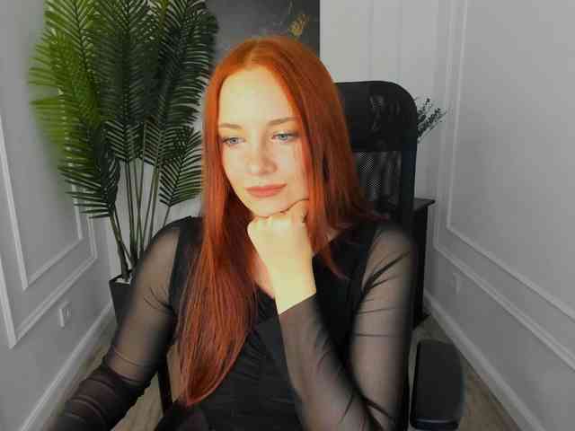 TinaGeroll webcam
