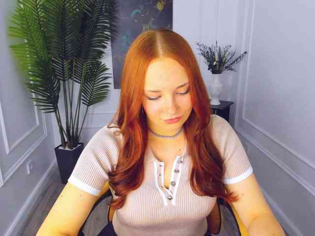 TinaGeroll webcam