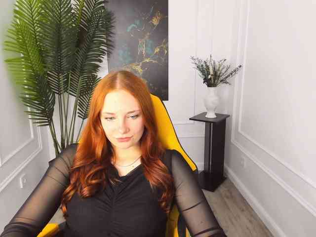 TinaGeroll webcam