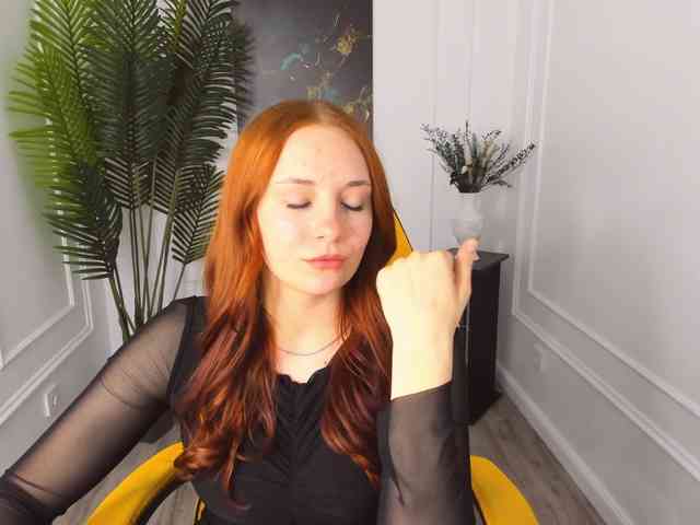 TinaGeroll webcam