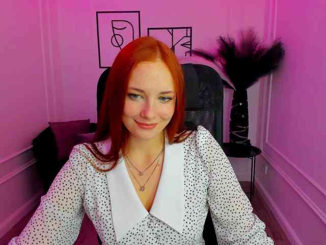 TinaGeroll webcam