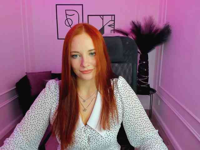 TinaGeroll webcam