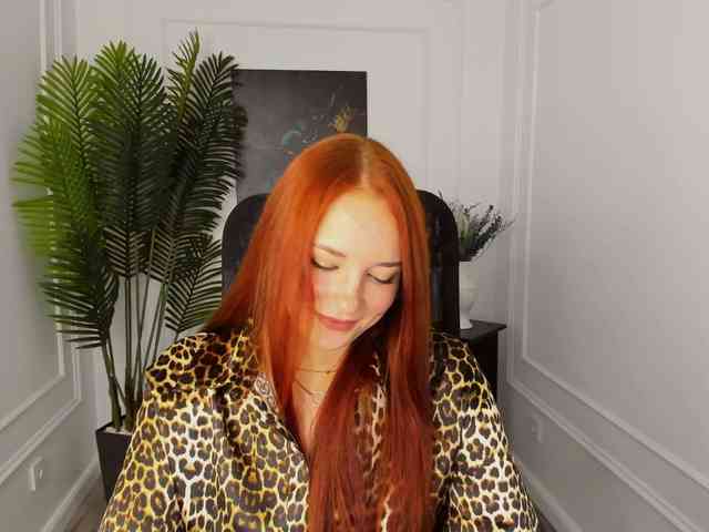 TinaGeroll webcam