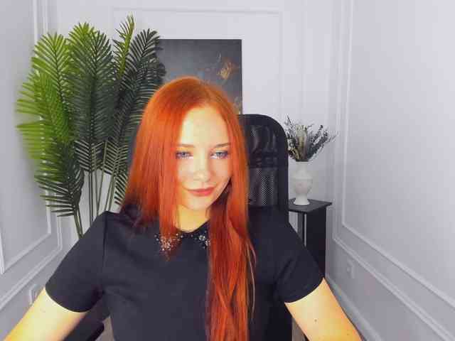 TinaGeroll webcam