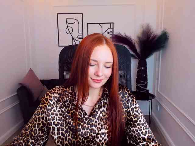 TinaGeroll webcam