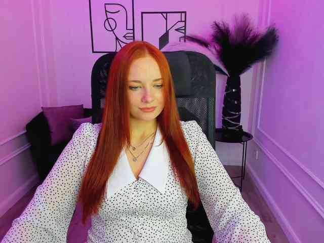 TinaGeroll webcam