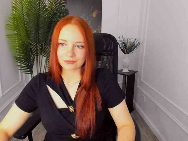TinaGeroll webcam