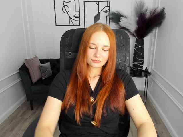 TinaGeroll webcam
