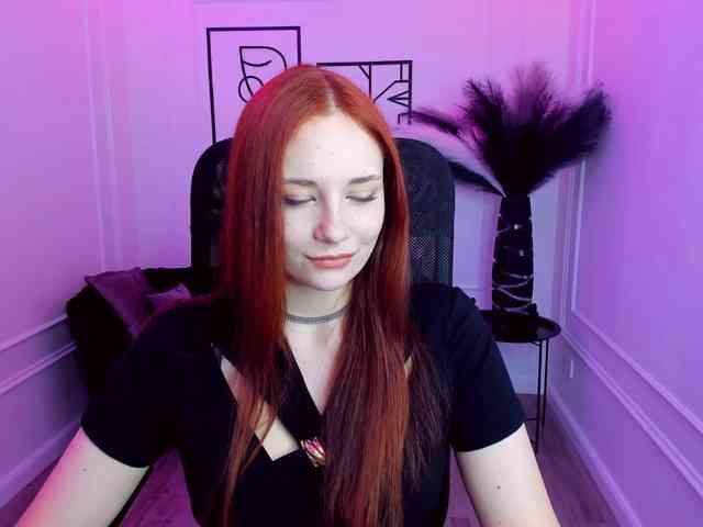 TinaGeroll webcam