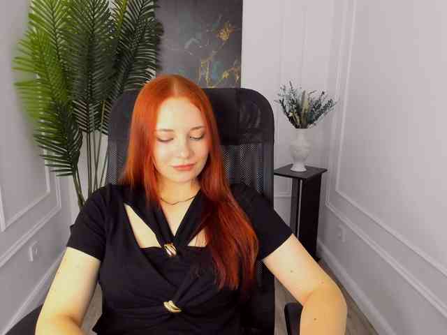 TinaGeroll webcam