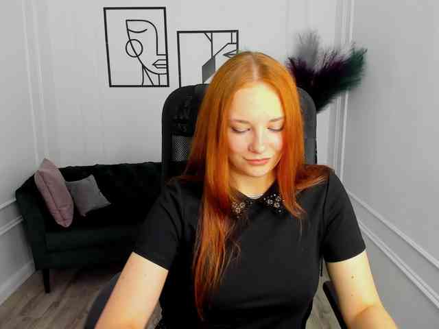 TinaGeroll webcam