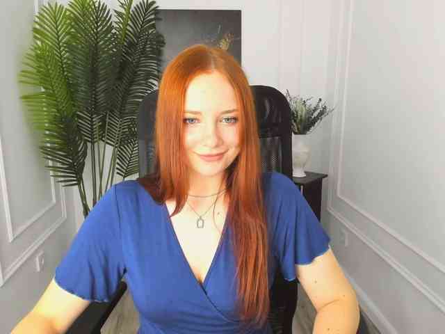 TinaGeroll webcam