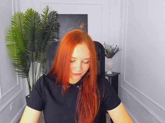 TinaGeroll webcam