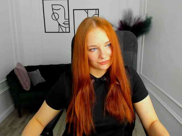 TinaGeroll webcam