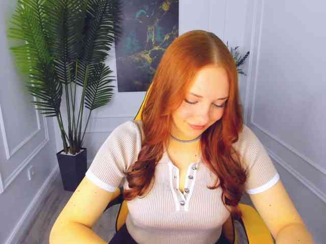 TinaGeroll webcam