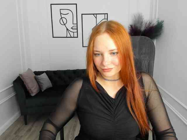 TinaGeroll webcam