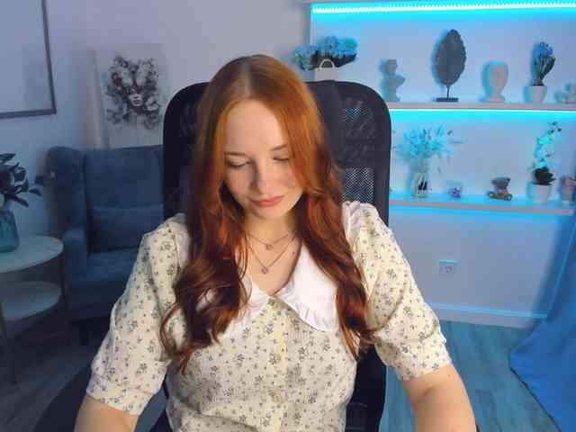 TinaGeroll webcam