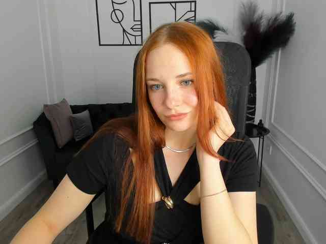 TinaGeroll webcam