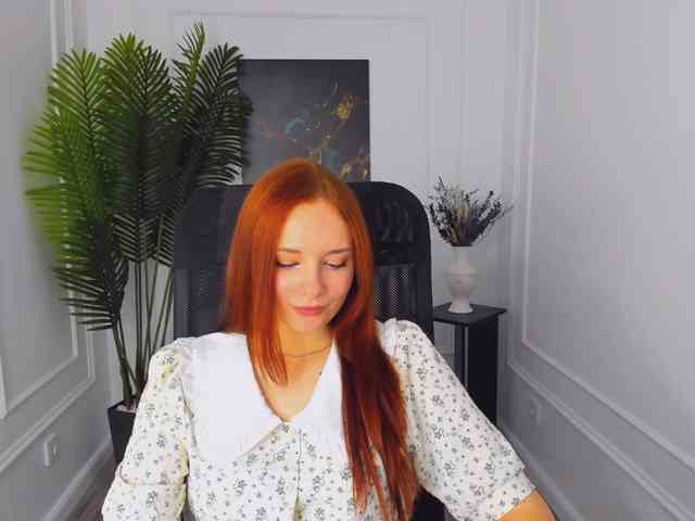 TinaGeroll webcam