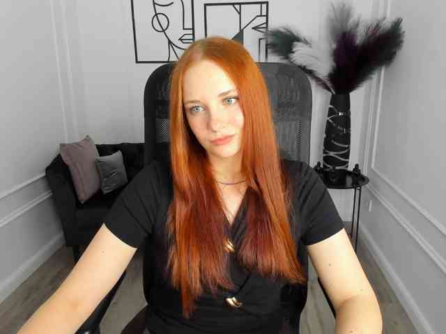 TinaGeroll webcam