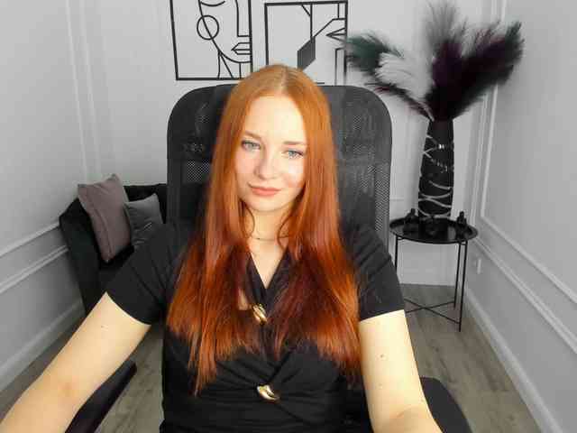 TinaGeroll webcam